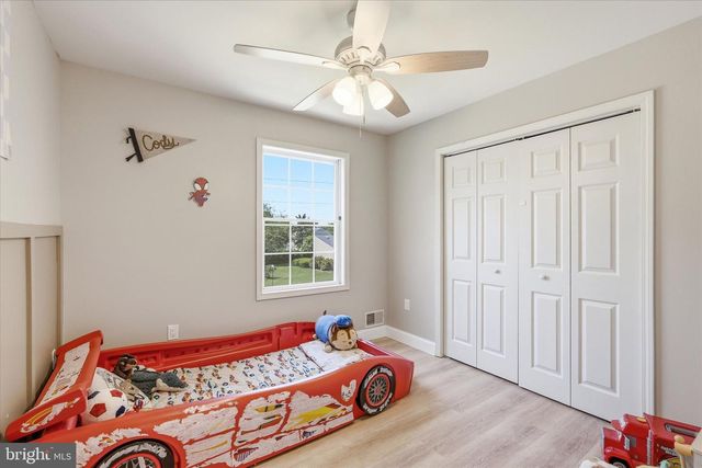 4 GREENBRIAR DR, Tuckerton, NJ 08087