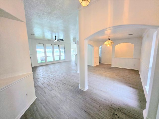 4018 Crystal Lake Circle N, Pearland, TX 77584