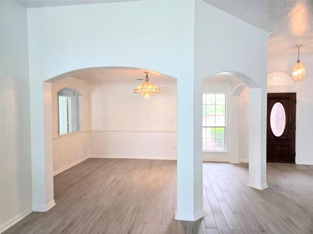 4018 Crystal Lake Circle N, Pearland, TX 77584