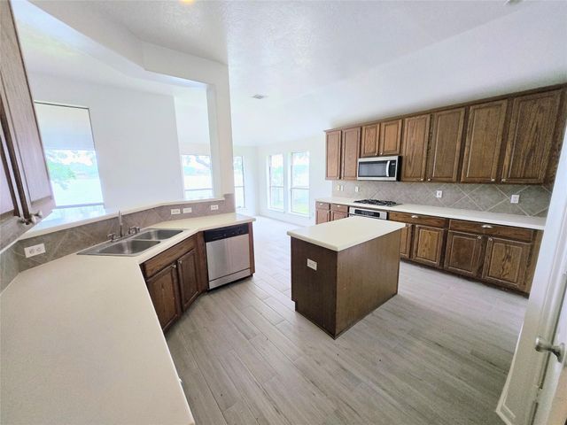 4018 Crystal Lake Circle N, Pearland, TX 77584