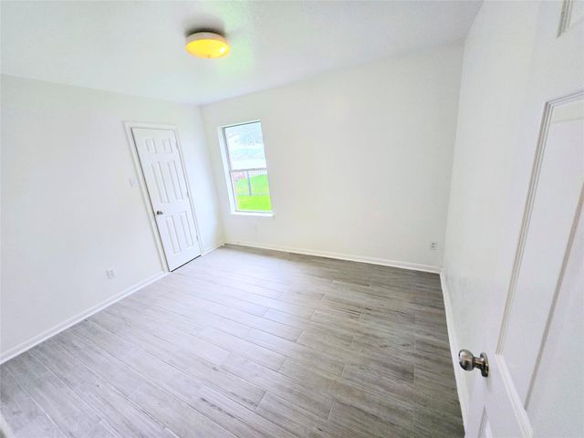 4018 Crystal Lake Circle N, Pearland, TX 77584