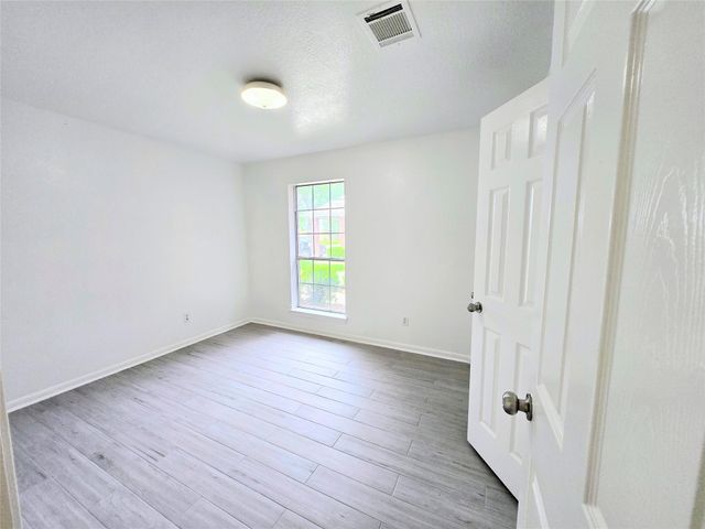 4018 Crystal Lake Circle N, Pearland, TX 77584