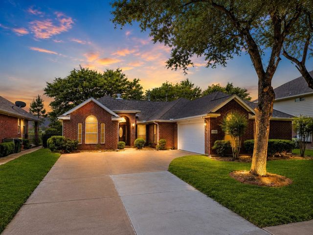 4018 Crystal Lake Circle N, Pearland, TX 77584