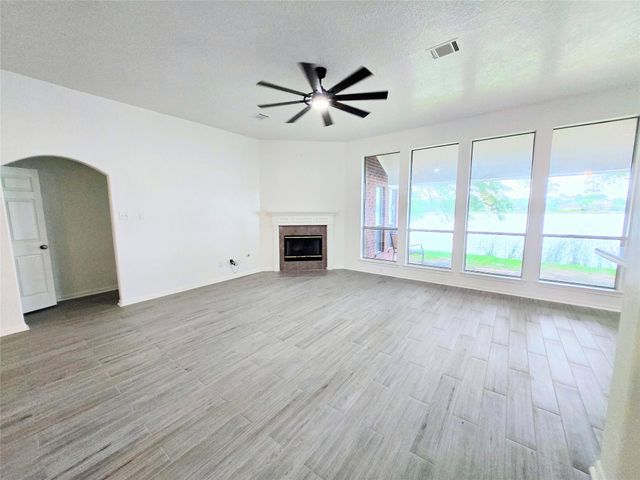4018 Crystal Lake Circle N, Pearland, TX 77584