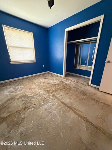 2205 University Street, Gautier, MS 39553