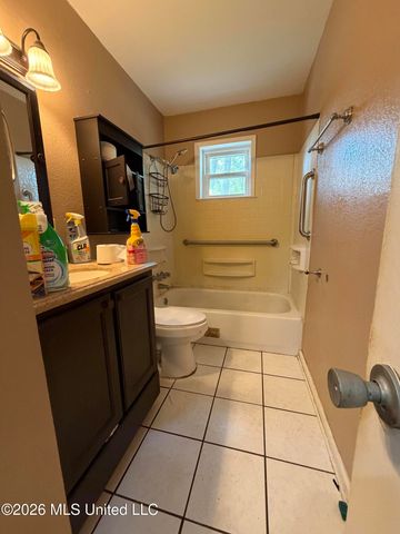 2205 University Street, Gautier, MS 39553