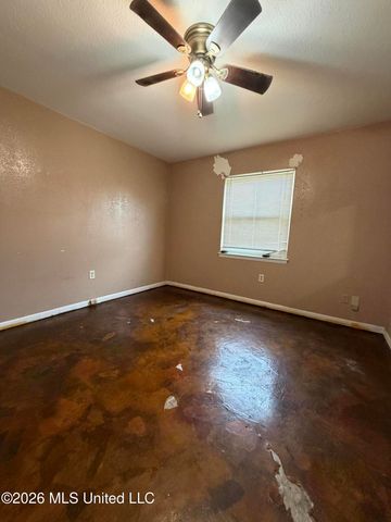 2205 University Street, Gautier, MS 39553