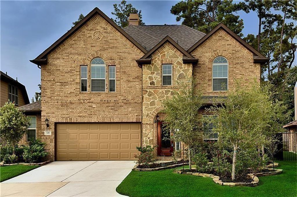 126 Hearthshire Circle, The Woodlands, TX 77354