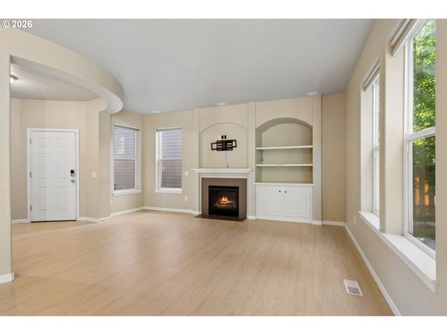 5653 Sw LEE St, Tualatin, OR 97062