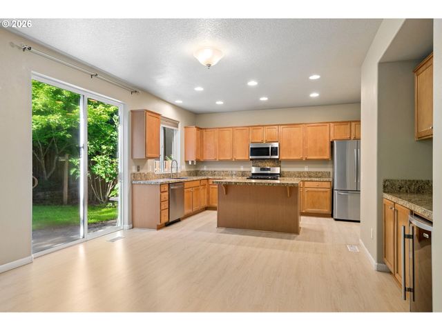 5653 Sw LEE St, Tualatin, OR 97062