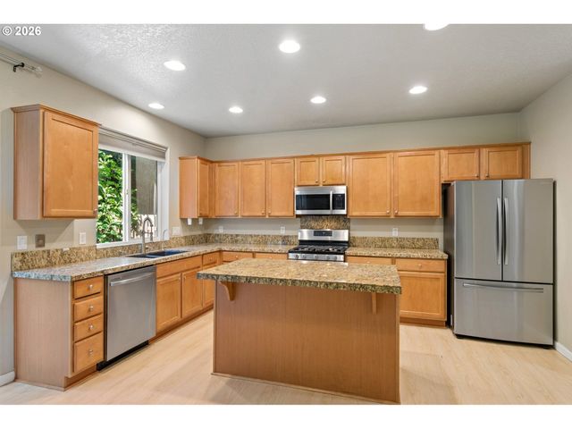 5653 Sw LEE St, Tualatin, OR 97062