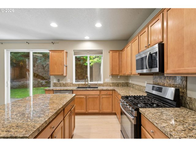 5653 Sw LEE St, Tualatin, OR 97062