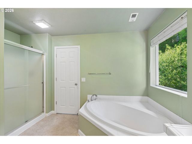 5653 Sw LEE St, Tualatin, OR 97062