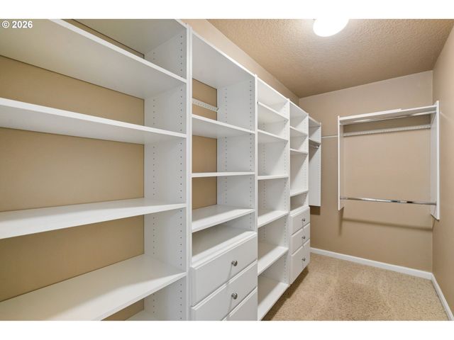 5653 Sw LEE St, Tualatin, OR 97062