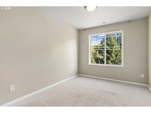 5653 Sw LEE St, Tualatin, OR 97062