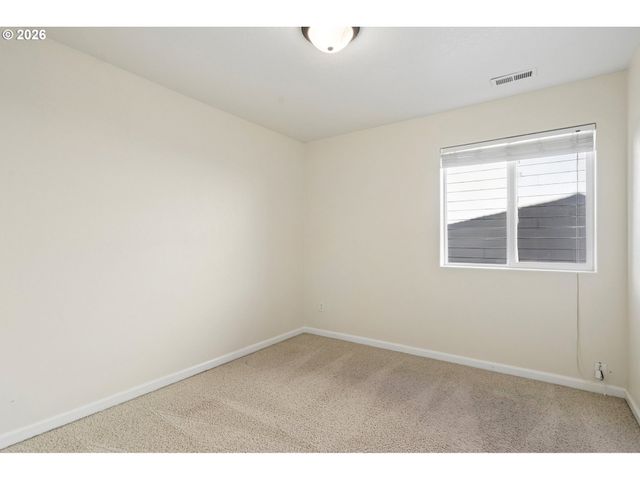 5653 Sw LEE St, Tualatin, OR 97062