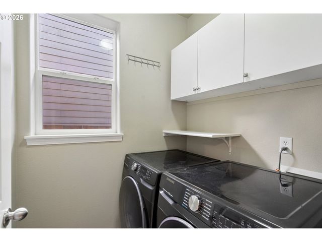 5653 Sw LEE St, Tualatin, OR 97062