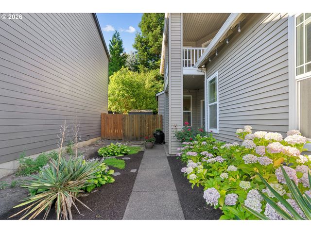 5653 Sw LEE St, Tualatin, OR 97062