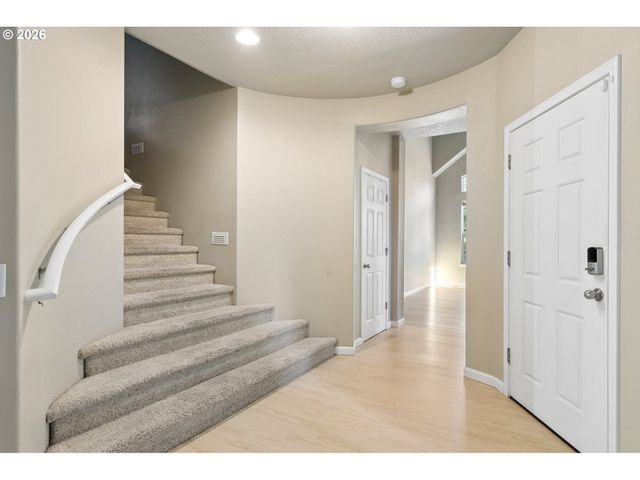5653 Sw LEE St, Tualatin, OR 97062
