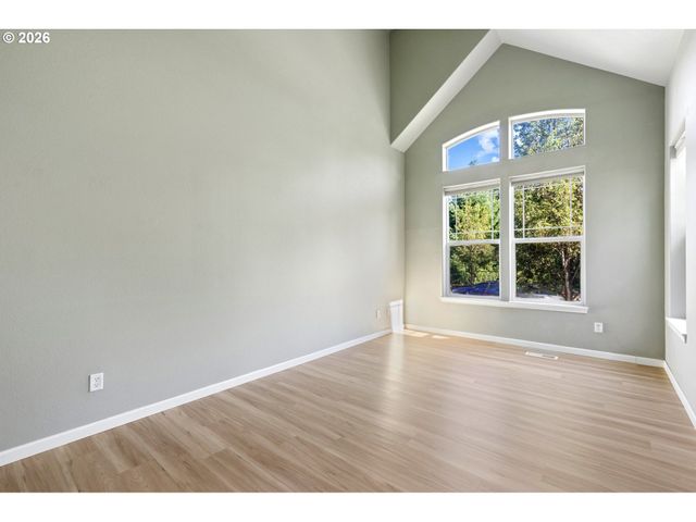 5653 Sw LEE St, Tualatin, OR 97062