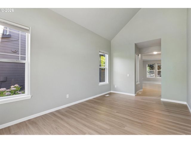 5653 Sw LEE St, Tualatin, OR 97062