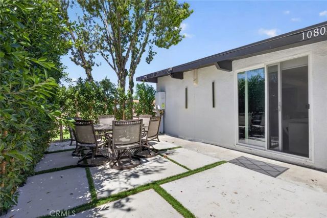 10804 Paso Robles, Granada Hills, CA 91344