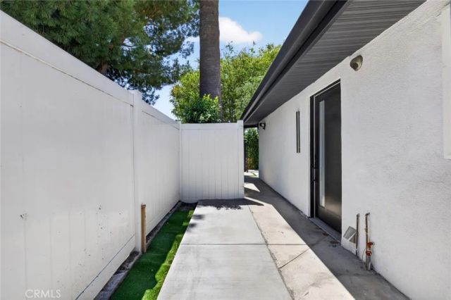10804 Paso Robles, Granada Hills, CA 91344