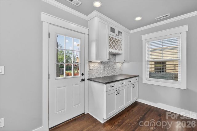 307 E Peterson Drive, Charlotte, NC 28217