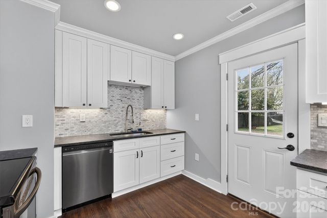 307 E Peterson Drive, Charlotte, NC 28217