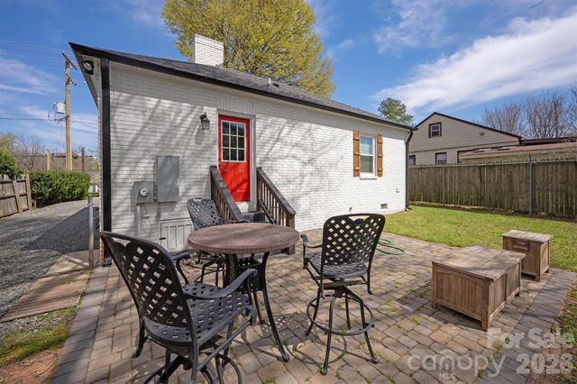 307 E Peterson Drive, Charlotte, NC 28217