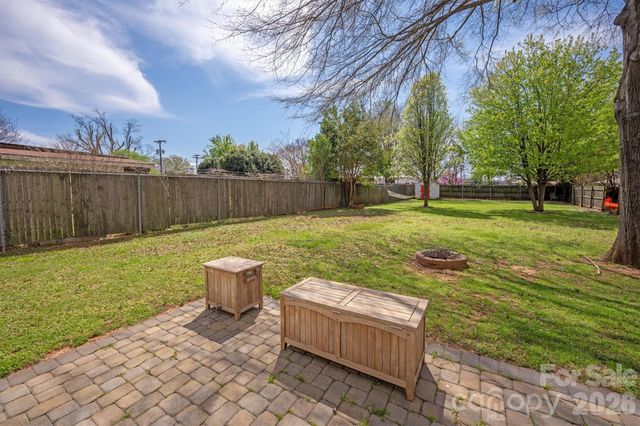 307 E Peterson Drive, Charlotte, NC 28217