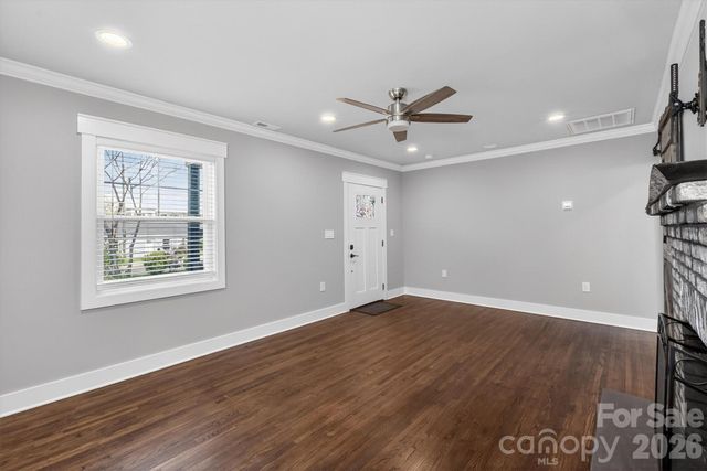 307 E Peterson Drive, Charlotte, NC 28217