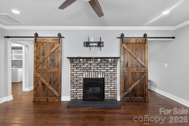 307 E Peterson Drive, Charlotte, NC 28217