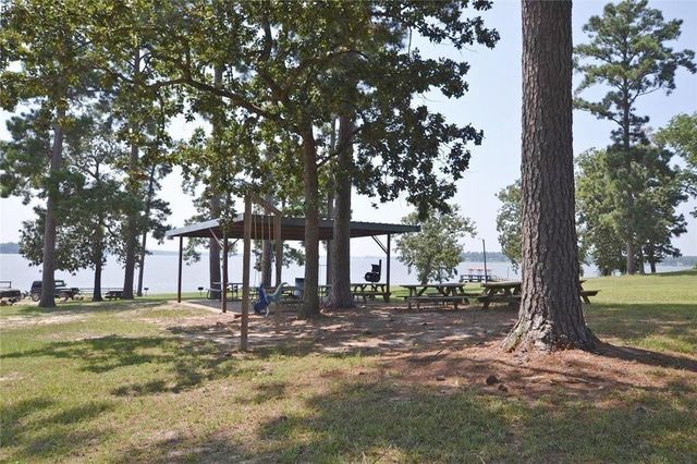 410 Coast Loop, Trinity, TX 75862