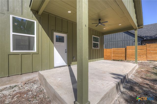 118 Crazy Cross Road, Wimberley, TX 78676