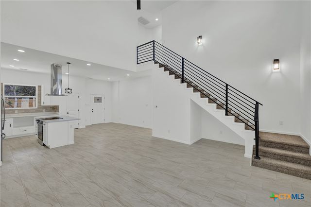 118 Crazy Cross Road, Wimberley, TX 78676
