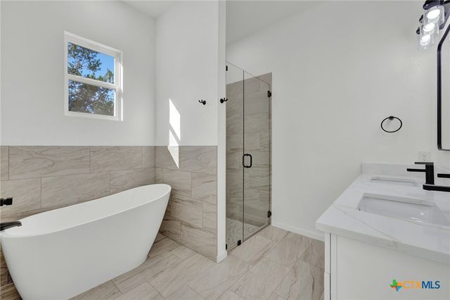 118 Crazy Cross Road, Wimberley, TX 78676