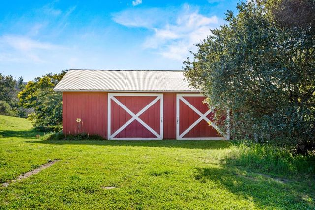 225 Dunbarton Road, Aromas, CA 95004