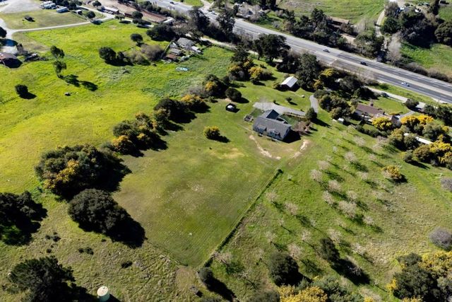 225 Dunbarton Road, Aromas, CA 95004