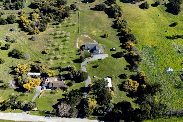 225 Dunbarton Road, Aromas, CA 95004