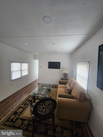 1 VICTORY AVE #100, Pennsville, NJ 08070