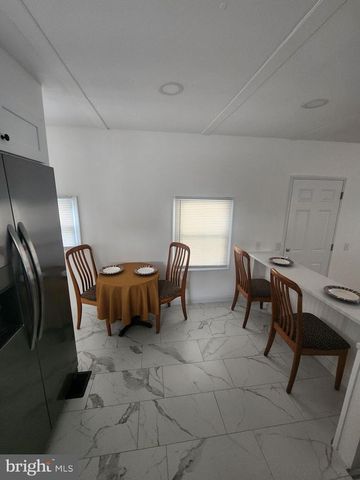 1 VICTORY AVE #100, Pennsville, NJ 08070