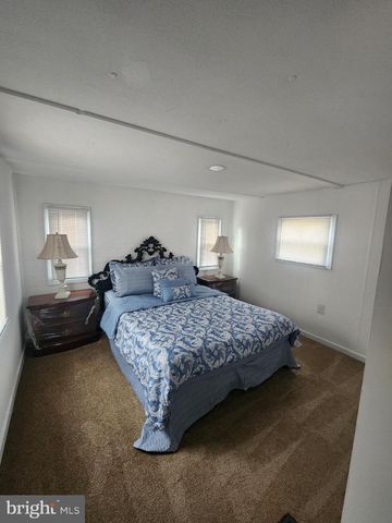 1 VICTORY AVE #100, Pennsville, NJ 08070