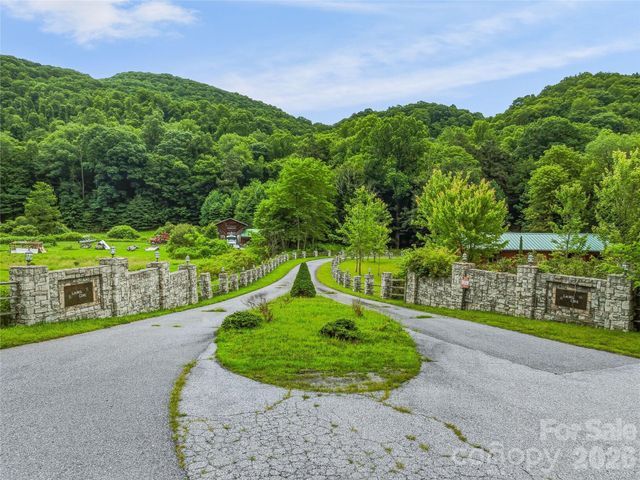 961 Wilson Branch Road, Mars Hill, NC 28754