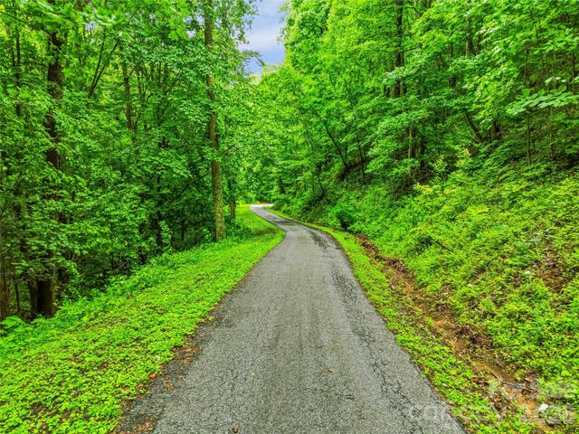 961 Wilson Branch Road, Mars Hill, NC 28754