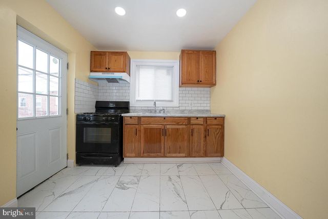 575 TIMBERLAKE RD, Upper Darby, PA 19082