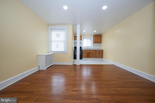 575 TIMBERLAKE RD, Upper Darby, PA 19082
