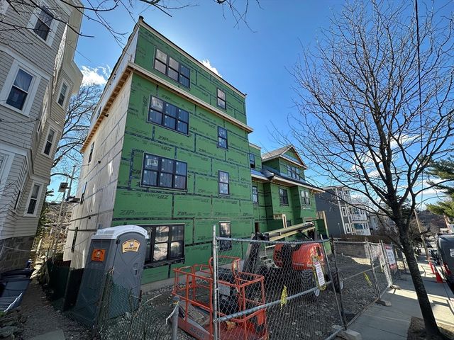 61 Montebello 5, Boston, MA 02130