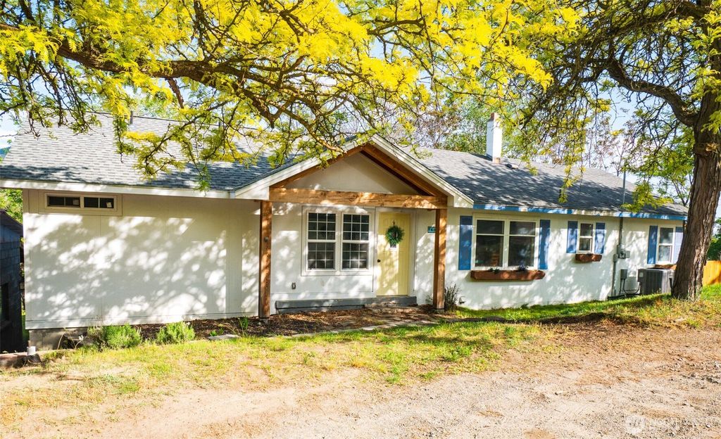 1803 Juniper Street, Oroville, WA 98844