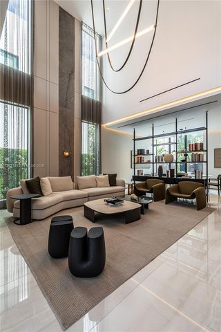 10540 NW 67th Ter, Doral, FL 33178